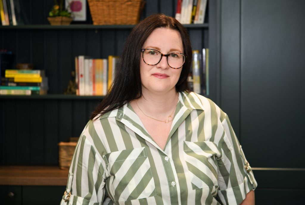 Headshot of Shelley Bradley-Scholey, found and owner of Fortitude Psychological Therapy